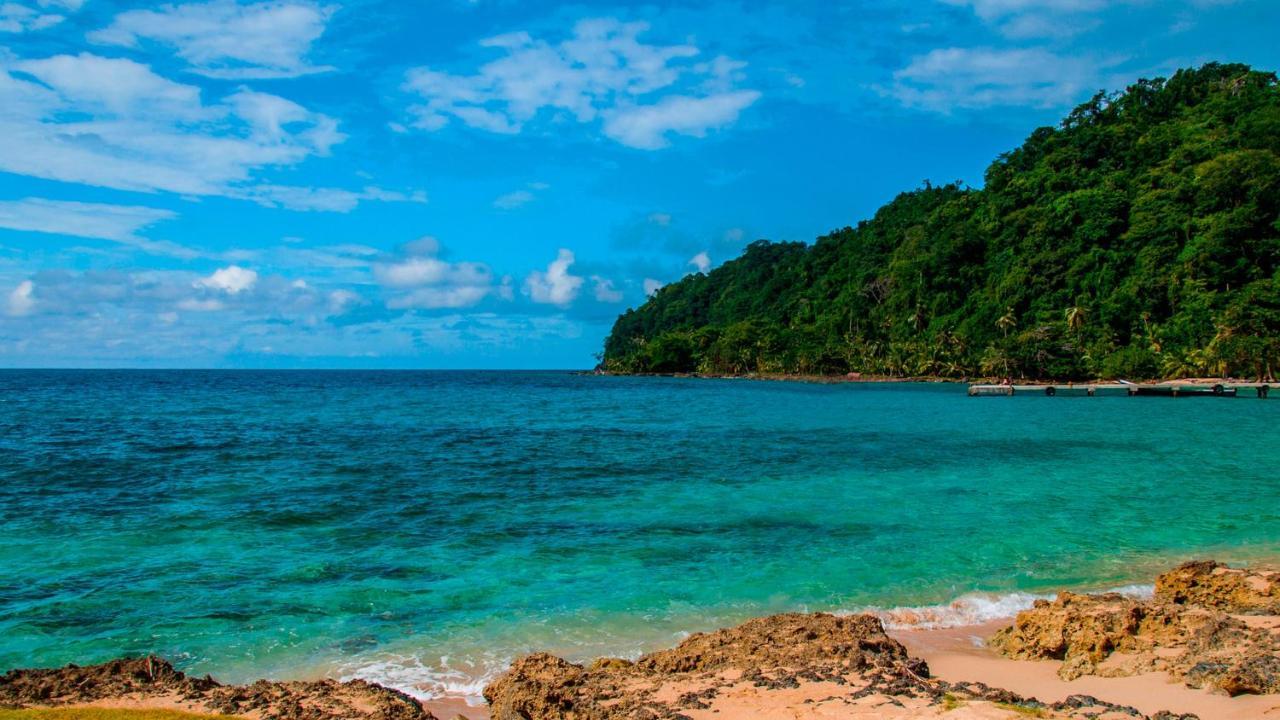 ホテル Puerta Azul Capurganá エクステリア 写真